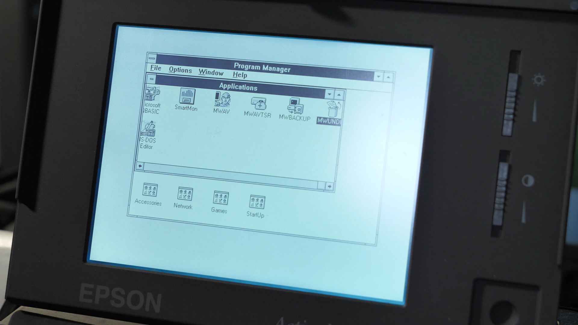 Windows 3.1 running on an Epson laptop