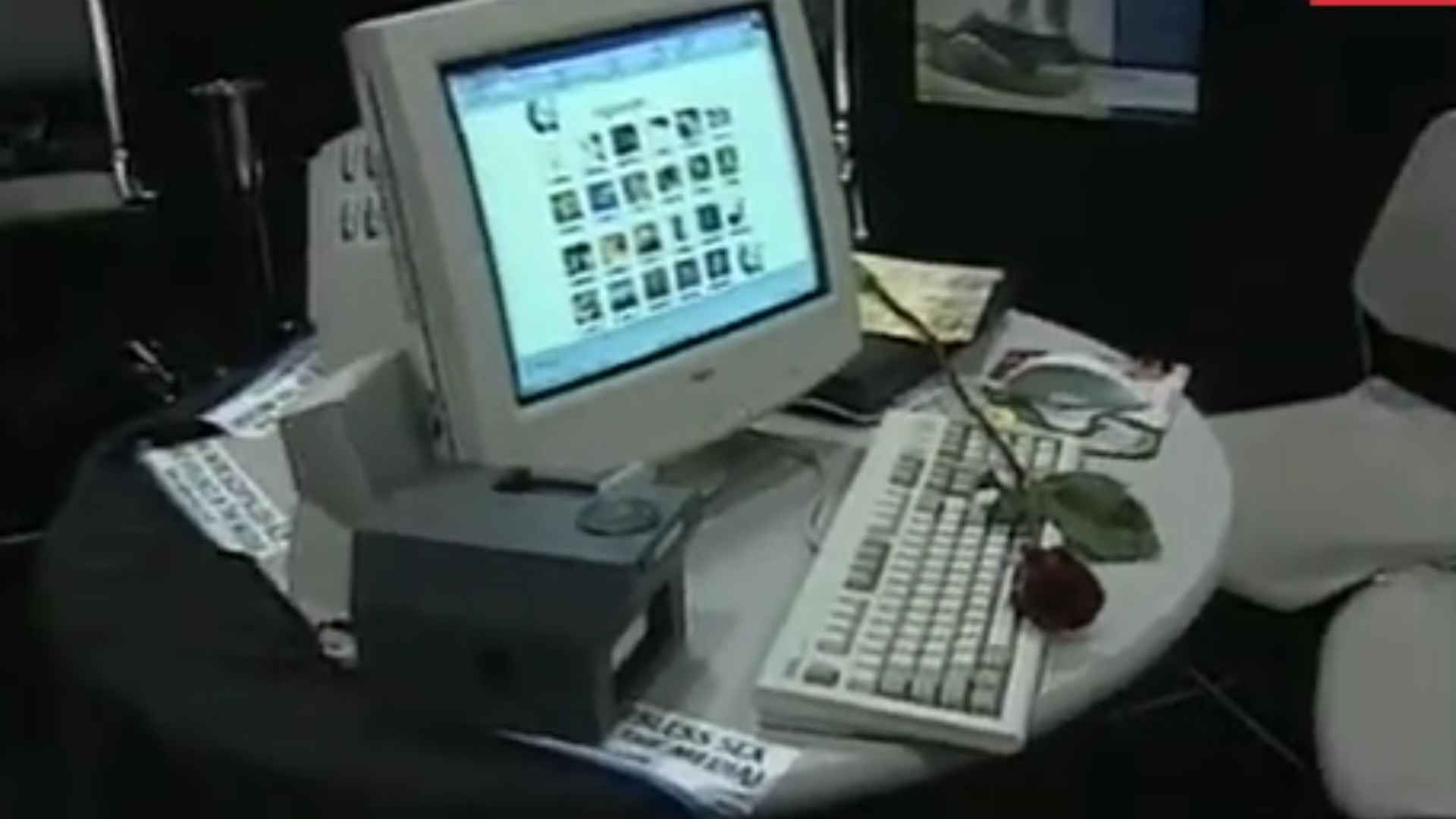 An iSmell prototype next to a PC at a trade show