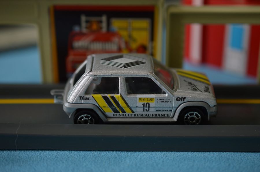 A Majorette Renault 5